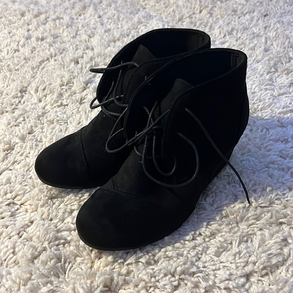 NWOT SUEDE BLACK BOOTIES